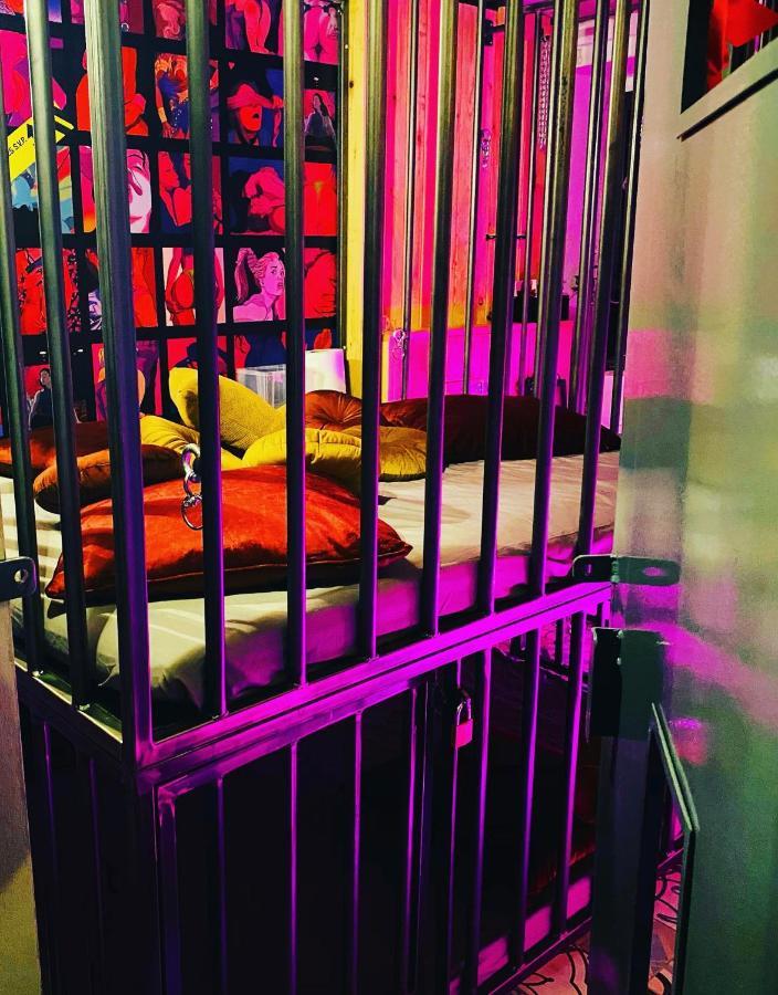 Secret Room Votre Love Room Coquine Et Insolite En Espace Privatif A トゥルネー エクステリア 写真