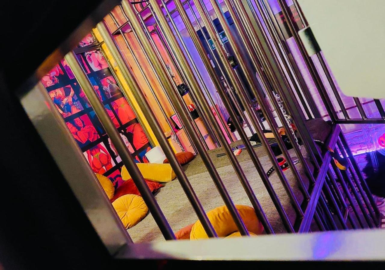 Secret Room Votre Love Room Coquine Et Insolite En Espace Privatif A トゥルネー エクステリア 写真